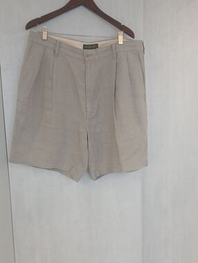 Banana Republic Men's Light Gray Linen-Blend Flat Front Shorts